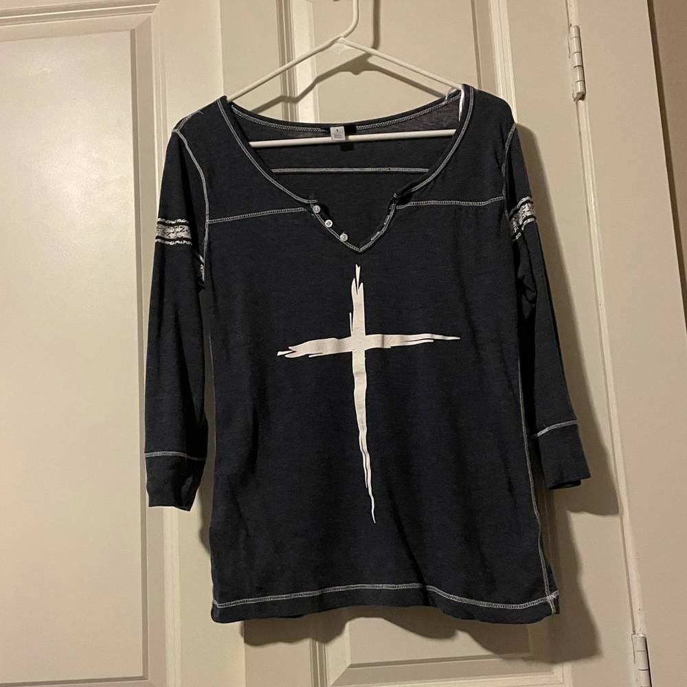 Size L Cross Shirt